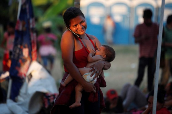 EEUU advierte expulsión, mientras...migrantes en caravana se aferran a un sueño (FOTOS)