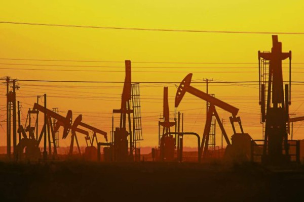 Gobierno concerta medidas de ahorro