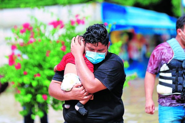 Calvario viven afectados por inundaciones provocadas por Eta en región norte