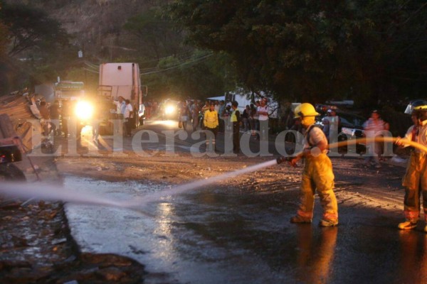 Honduras: Retiran parcialmente automotores accidentados y habilitan paso en salida al sur