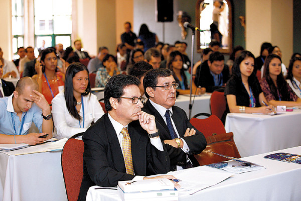 Policía honesta, jueces y fiscales independientes