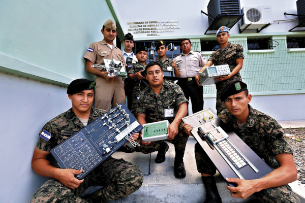 Fuerza militar de generación mecatrónica