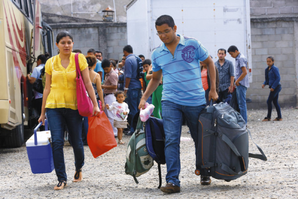 Veraneantes regresan a la realidad tras feriado de Semana Santa