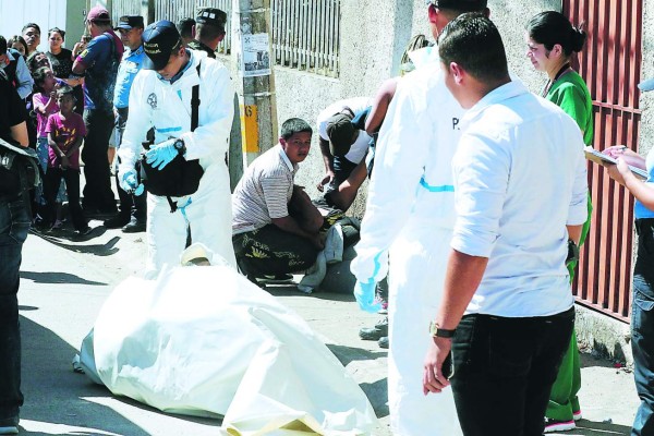 A pasar Navidad vino carpintero que fue hallado muerto en una caja