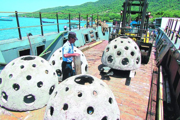 Con arrecifes artificiales buscan repoblar el Golfo de Fonseca