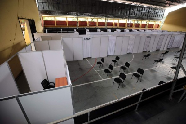 Habilitan centro de triaje en el gimnasio de la Unicah
