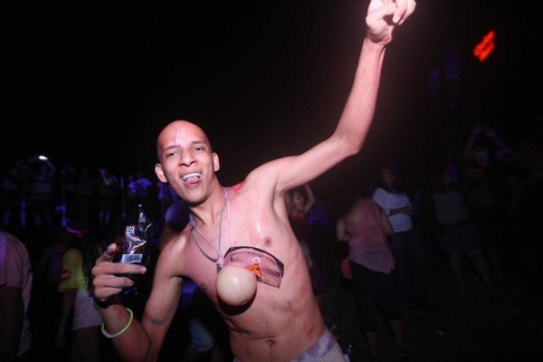 Electrizante fiesta de color en Tegucigalpa