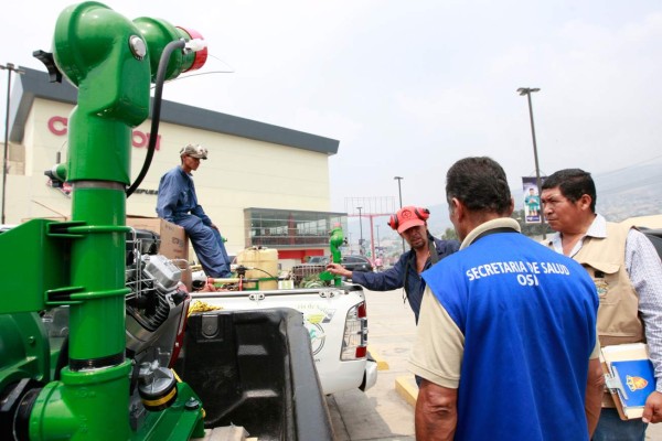 Más de un mes durará operativo contra el dengue