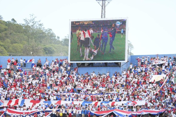 Las imágenes que no viste en el clásico entre Olimpia y Motagua en la final del Apertura en Honduras