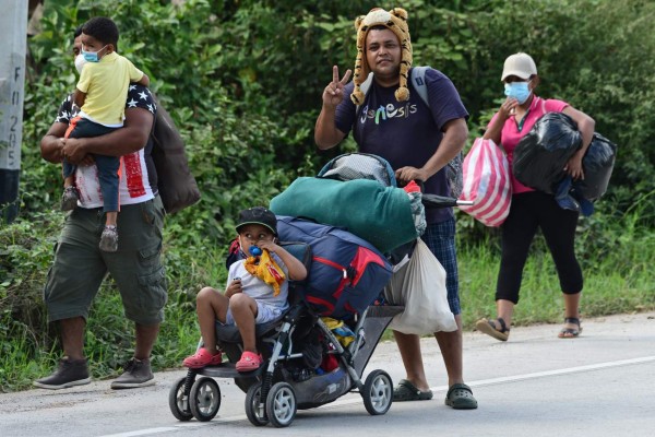 Niños, discapacitados y ancianos, los otros integrantes de la caravana migrante