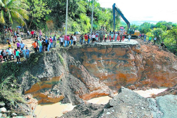 Honduras: Muerte y destrucción por aguaceros que azotan la costa norte