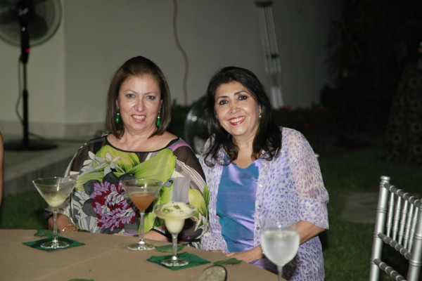 Mucha dicha a los novios