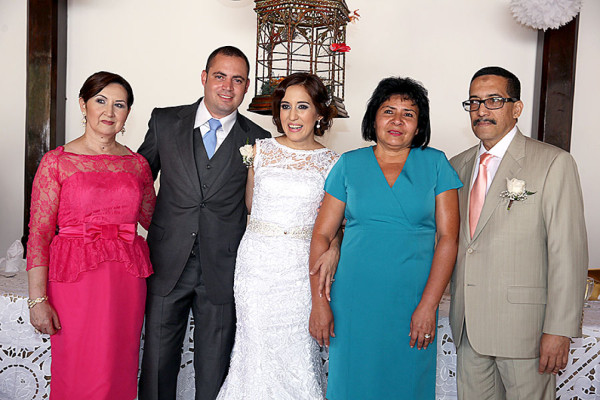 Tania y Fernando unen sus vidas ante Dios