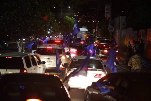 FOTOS: Nacionalistas celebran la 'Caravana de la Victoria' en Honduras