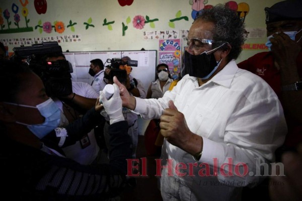 Así votaron los precandidatos a la presidencia de Honduras (FOTOS)