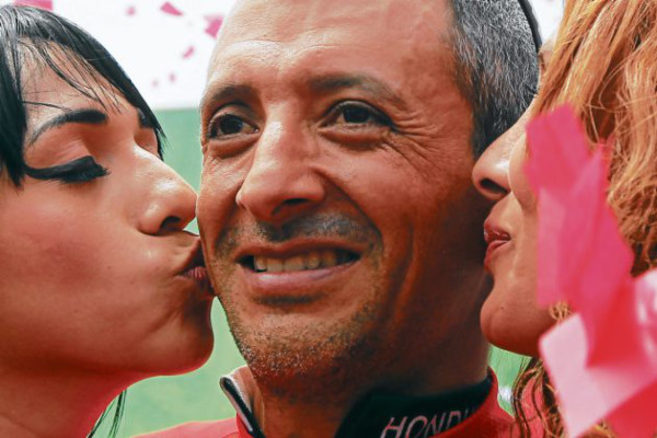 ¡Armando se bebió la gloria!