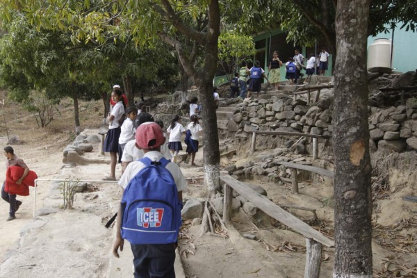 Aguanqueterique recibió una visita sorpresa