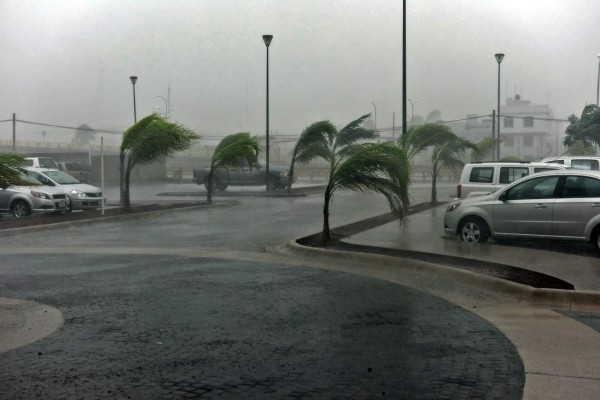 LO ULTIMO: Inundaciones y deslaves, primeros efectos de Patricia &nbsp;&nbsp;