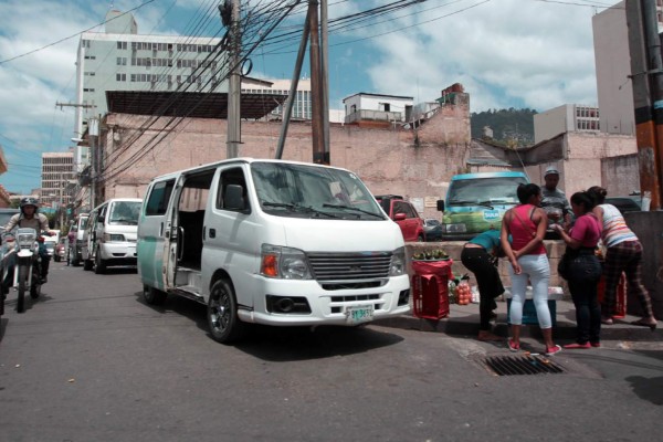 Honduras: Proponen traspasar buses decomisados a OABI
