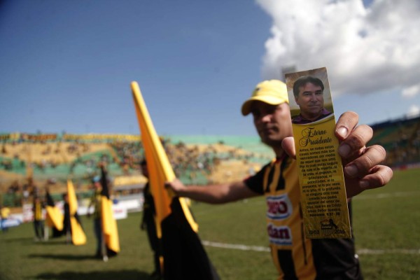 Real España y Marathón rinden homnaje a Mario Verdial