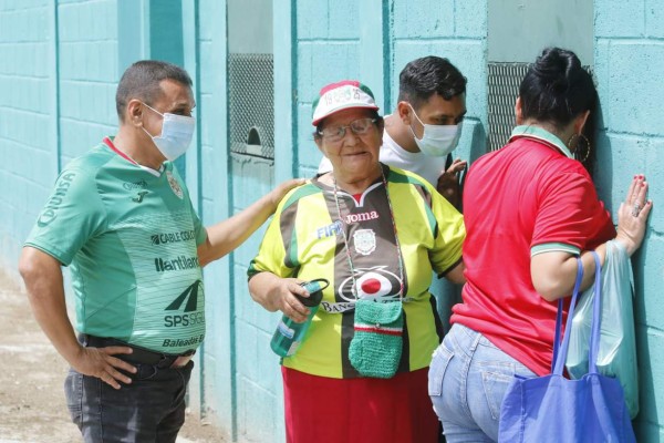 Aficionados del Yankel Rosenthal disfrutaron el festín de goles de Marathón contra Lobos UPNFM