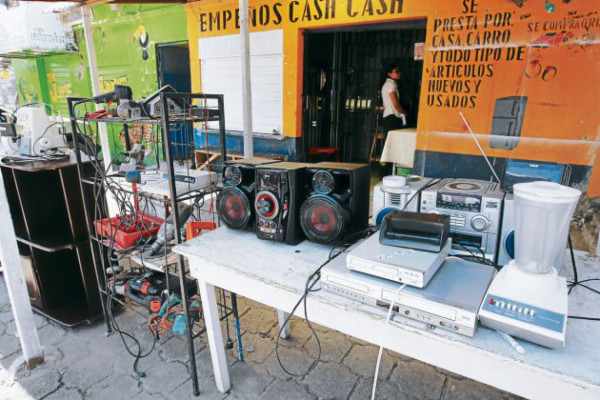 57% de capitalinos no logran recuperar artículos empeñados