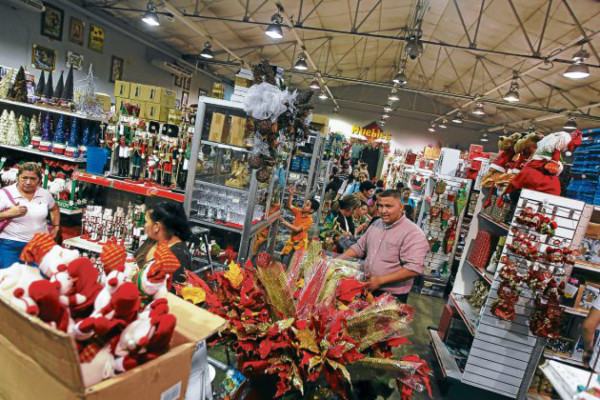 Descuentos atraen a compradores