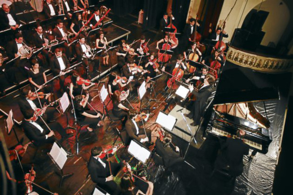 VIII Festival 'El sonido de nuestras raíces” con la AFCH