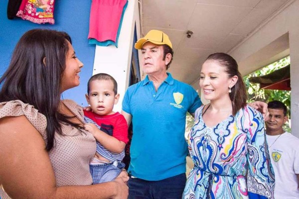 Vacaciones Morazánicas de Nasralla e Iroshka se vuelven virales &nbsp;&nbsp;