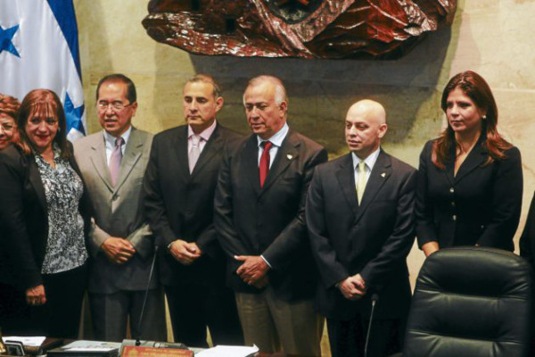 Congreso de Honduras elige en polémica sesión a fiscal general