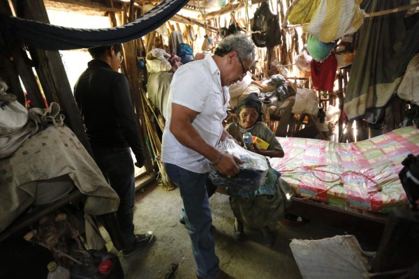 Los hermanos García reciben ayudas económicas y víveres