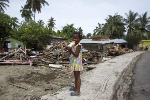 Islas devastadas por huracanes reclaman ayuda de potencias contaminantes