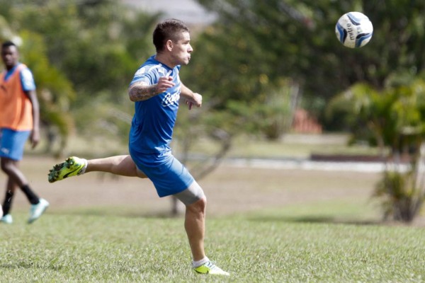 Mario Lewizamon: 'Me gustaría ser ídolo en Olimpia”