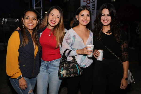 una noche con un toque de salsa, cumbia y mucho swing