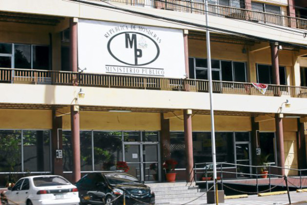 Dictan cinco medidas a directores de Educación en Honduras