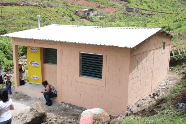 EMCO Corporación y Diunsa entregan una vivienda &nbsp;&nbsp;