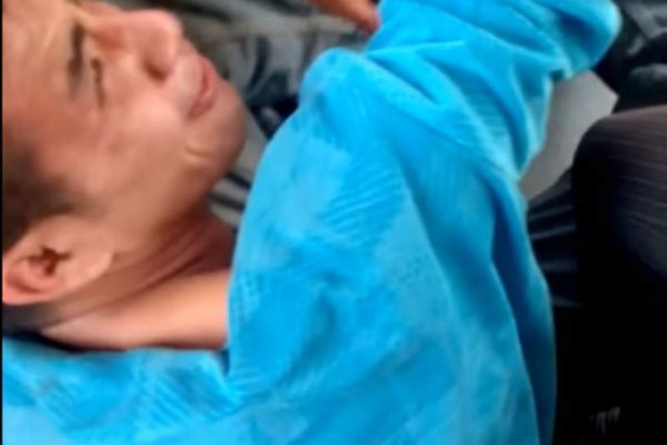 México: Intentó robar dentro de un bus pero terminó llorando