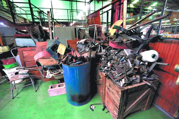 Urge inversión en laboratorios universitarios de la UNAH