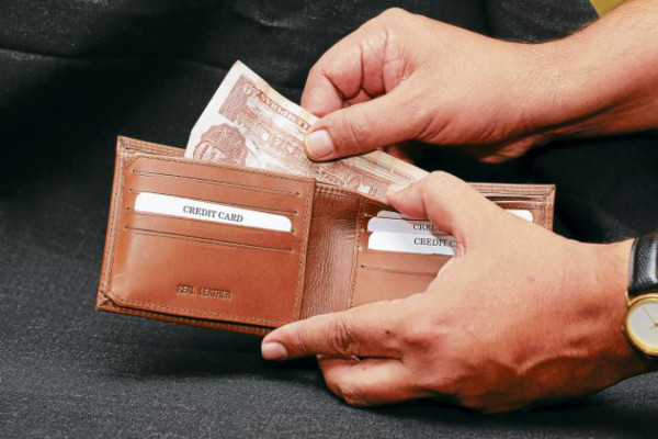 Las tachas bajan a sus pies