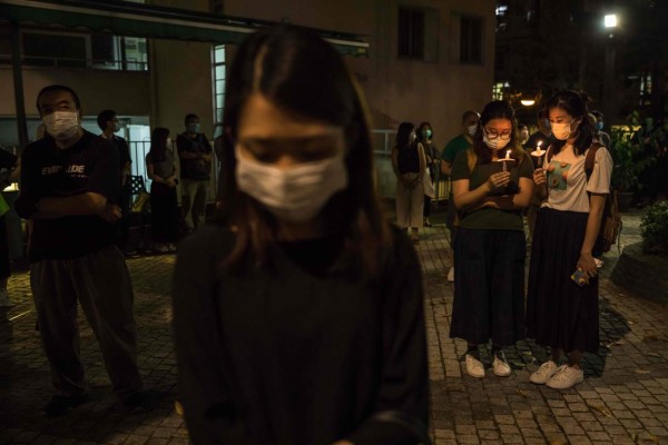 Con velas y en silencio, Hong Kong sale a las calles para recordar la masacre de Tiananmen&nbsp;&nbsp;
