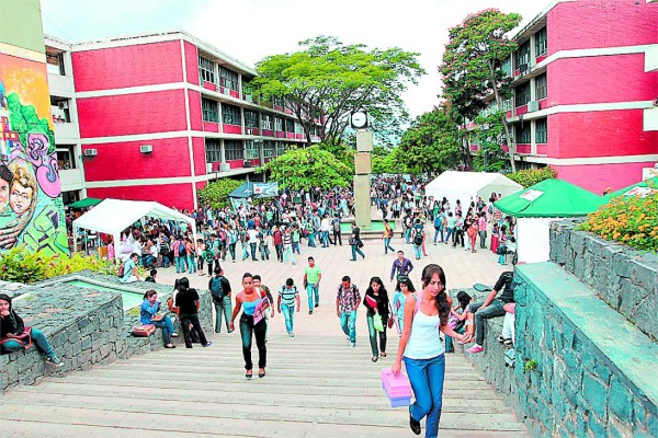 Honduras, líder en becados a Estados Unidos