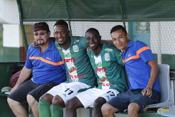 El delantero del Platense Brunet Hay Pino se tiene fe para llegar a tope el domingo