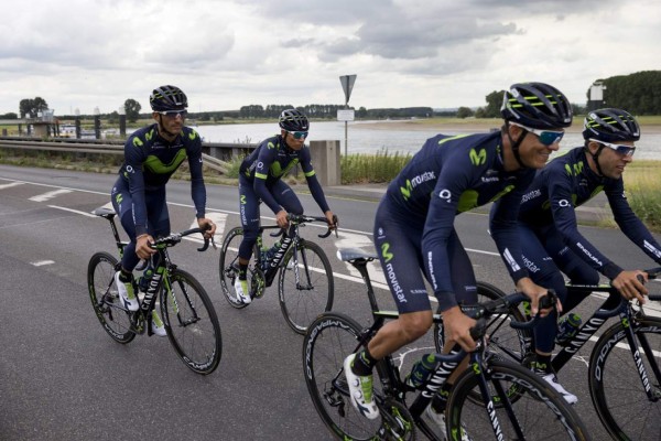 Andrey Amador sufrió heridas en caída en el Tour pero pudo continuar