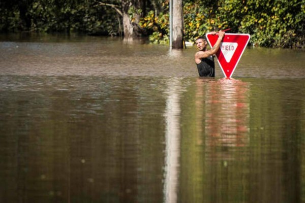 Al menos 20 muertos tras inundaciones por Matthew en costa de EEUU