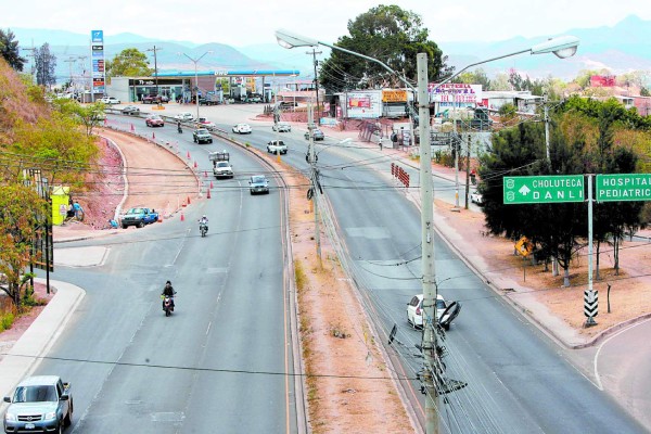 Tres carriles, dos retornos y un túnel tendrá paso El Trapiche