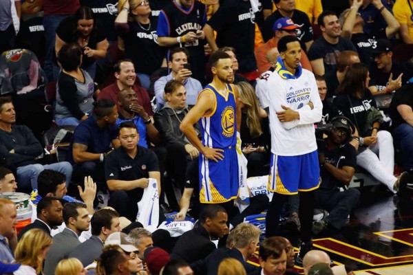 LeBron y Cavs cortan la postemporada perfecta de Warriors
