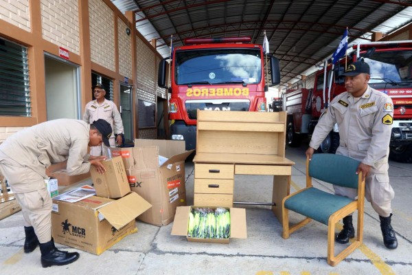 EL HERALDO y CEPUDO donan mobiliario en centros educativos