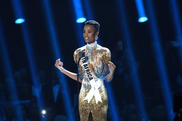 FOTOS: Llanto y emoción de Zozibini Tunzi al coronarse Miss Universo 2019