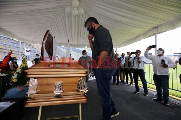 Diego Vazquez se despide de Chelato Uclés