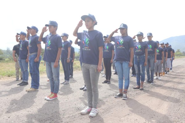 Con disciplina militar rescatan a decenas de jóvenes en riesgo social